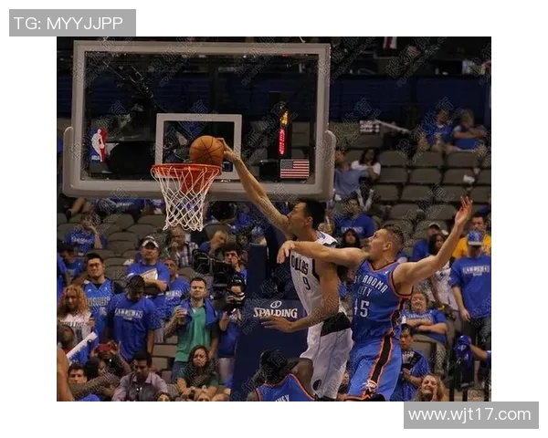 雷霆与小牛在夏季联赛中激战正酣球员表现引人瞩目 雷霆与小牛在夏季联赛中激战正酣球员表现引人瞩目