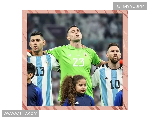 马丁内斯:从足球场上的传奇到生活中的启示与奋斗故事 马丁内斯:从足球场上的传奇到生活中的启示与奋斗故事