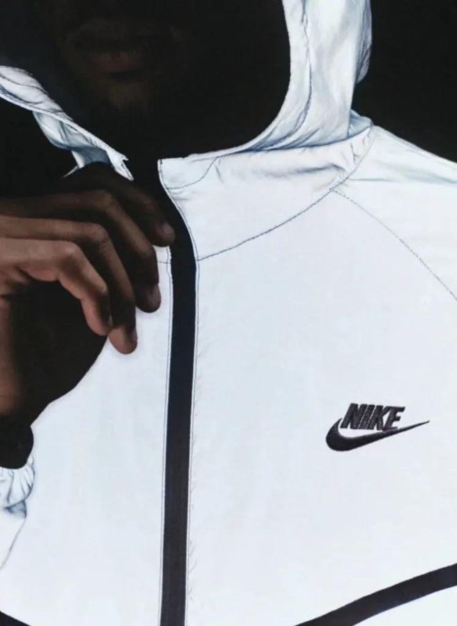 帅吗？全身3M反光「Nike运动服」曝光土High夜店回头率拉满(图7)