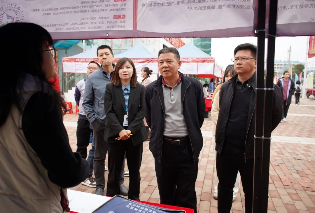 清远高开元体育网址新区举行2025年“春风行动 才汇高新”春季公益系列招聘会(图2)