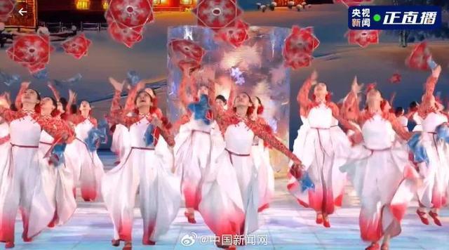 开元体育APP被亚冬会开幕式的中国美学惊到了 冰雪与红旗惊艳同框(图6)
