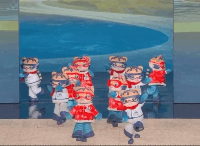 开元体育APP被亚冬会开幕式的中国美学惊到了 冰雪与红旗惊艳同框(图7)