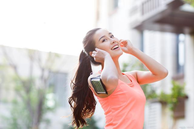 女人开元体育APP为什么约会爬山要穿裙子？(图5)