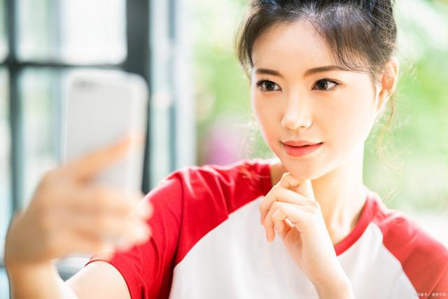 女人开元体育APP为什么约会爬山要穿裙子？(图4)