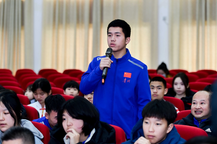 亚冬会冠军文开元体育网址颖走进校园 分享坚守铸就冰雪荣耀(图3)