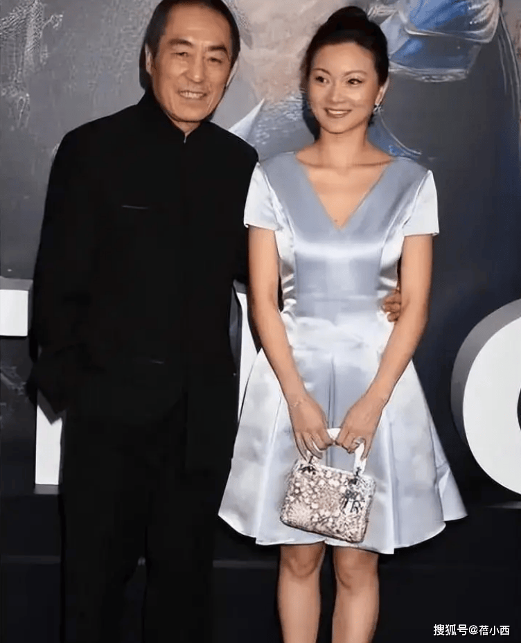 74岁张艺谋与小31岁老婆亮相盛装打扮出席舞会真爱不分年龄(图7)