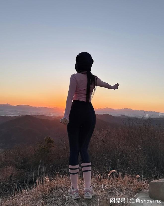 户外健身穿搭风潮开元体育APP来袭展现完美身姿(图6)