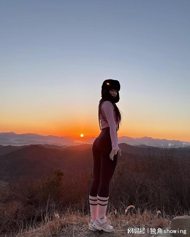户外健身穿搭风潮开元体育APP来袭展现完美身姿(图3)