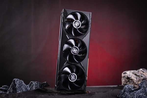 地表最强跑酷STORROR Parkour Pro耕升 GeForce RTX 5070 Ti 炫光·超 OC挑战极限(图11)