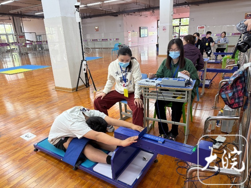 探访合肥中考体育考试现场： 九成考生选择跳绳且满分率高(图1)