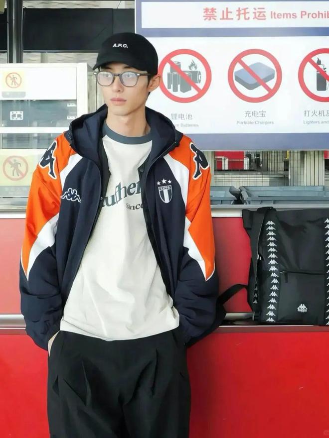 开元体育下载男生夏天运动服路人急救攻略：教你速成王安宇风格(图7)